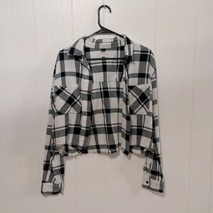 Medium b&w crop flannel